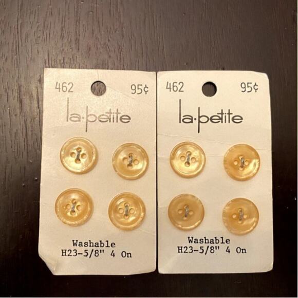 La Petite Yellow Buttons - Vintage - Picture 1 of 2